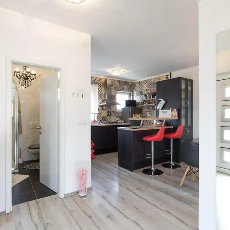 Chic Loft Apartment *